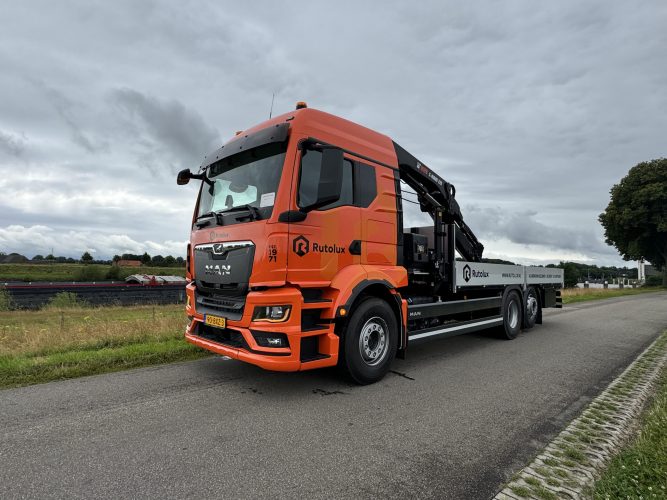 Rutolux_vrachtwagen__linksvoor_carwrap_groesbeek